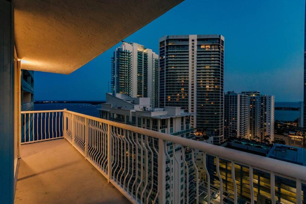 Upscale Brickell 3 Bedroom With Water Views And Free Parking Miami Exterior photo