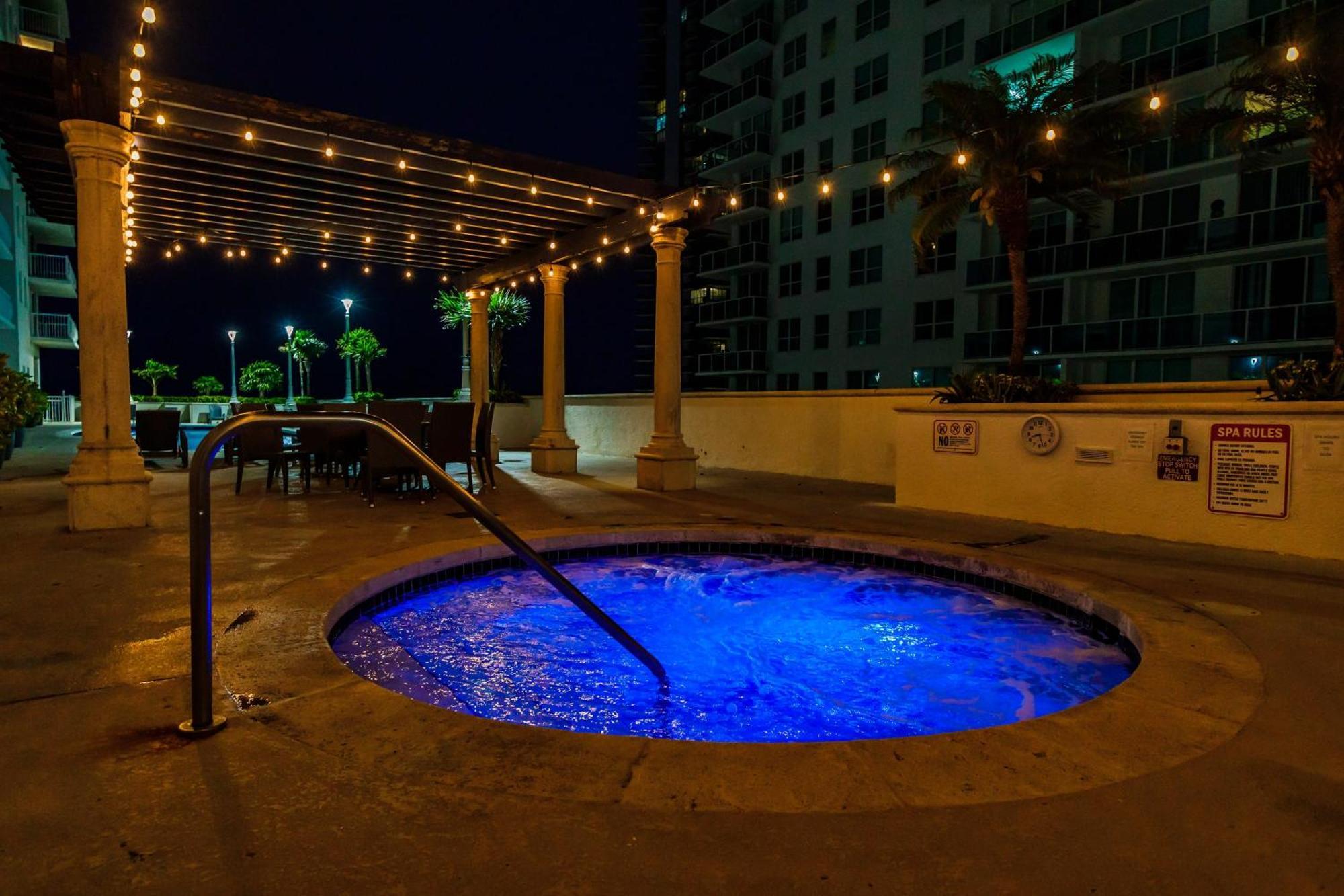 Upscale Brickell 3 Bedroom With Water Views And Free Parking Miami Exterior photo
