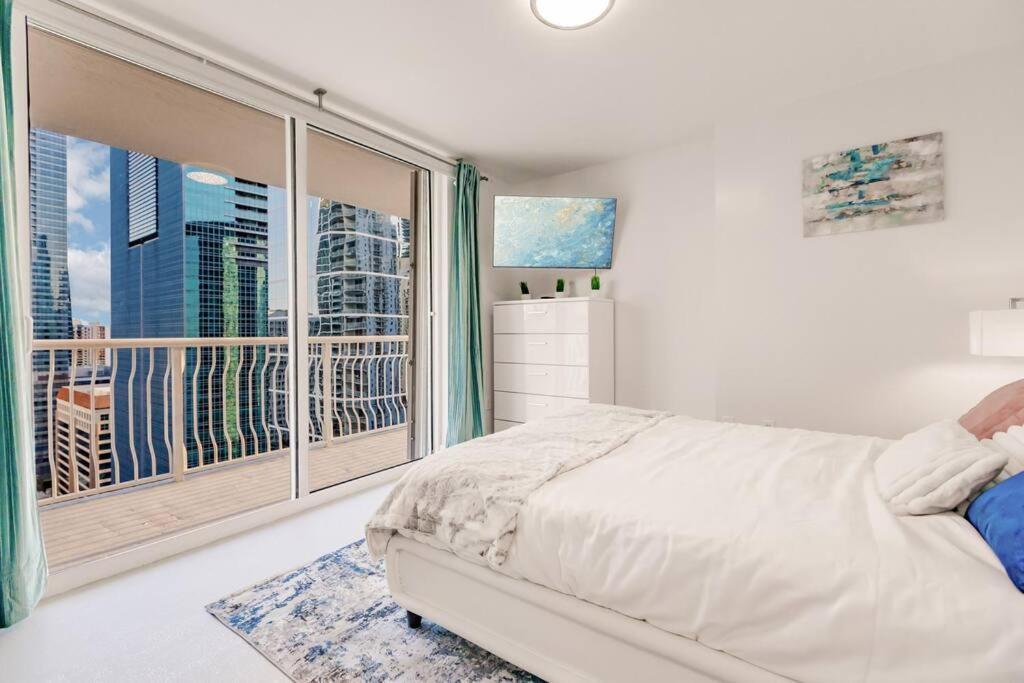 Upscale Brickell 3 Bedroom With Water Views And Free Parking Miami Exterior photo