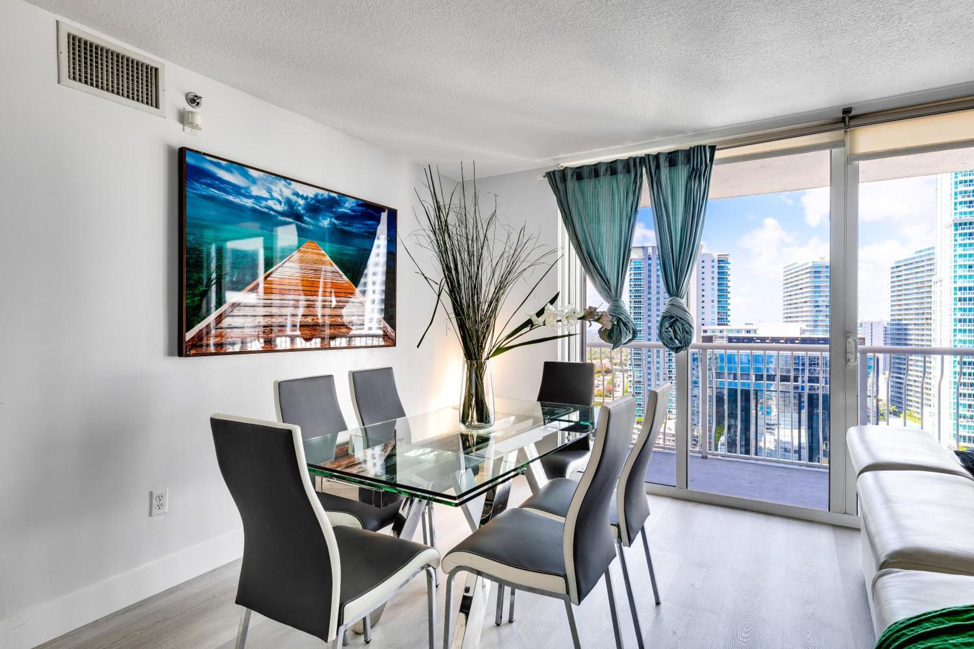 Upscale Brickell 3 Bedroom With Water Views And Free Parking Miami Exterior photo