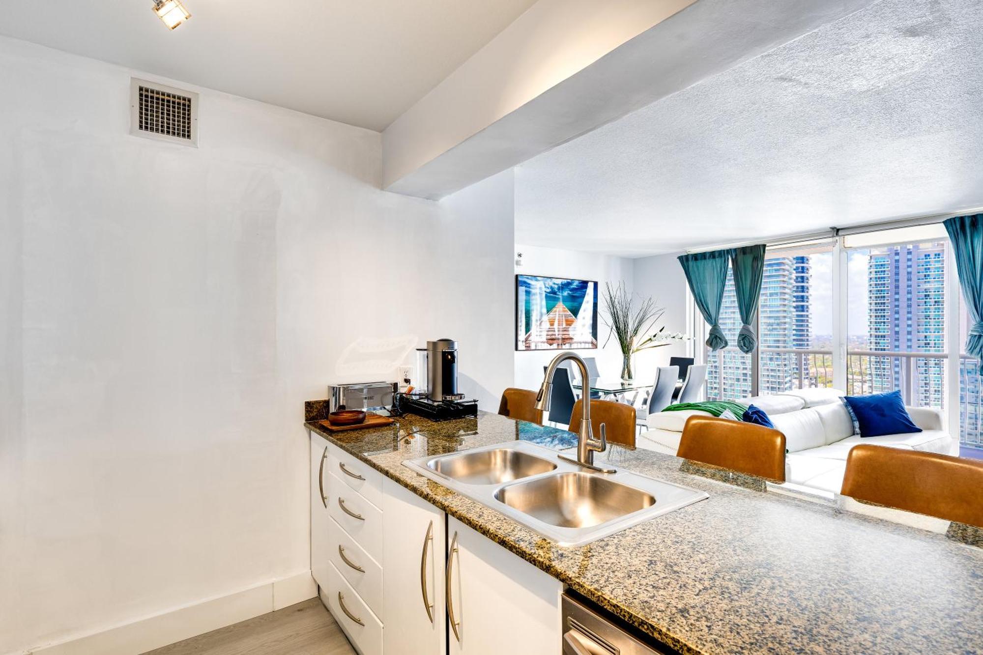 Upscale Brickell 3 Bedroom With Water Views And Free Parking Miami Exterior photo