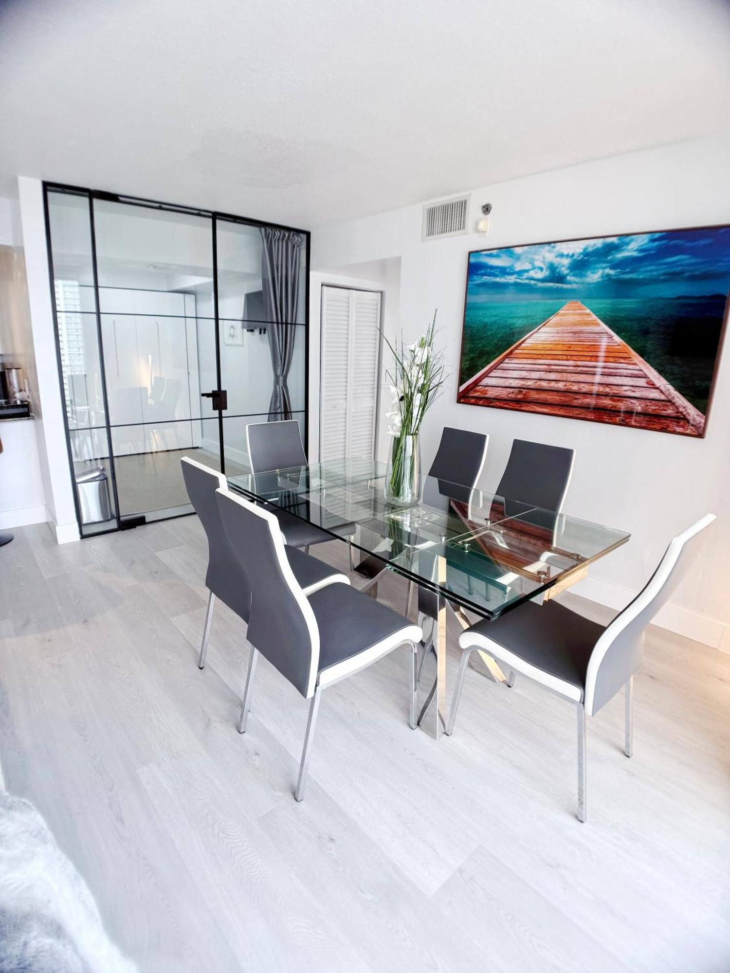 Upscale Brickell 3 Bedroom With Water Views And Free Parking Miami Exterior photo